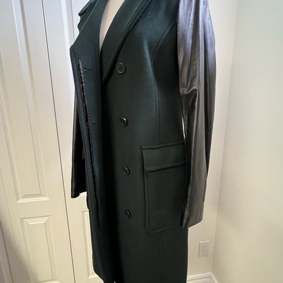 Danier Dark Green Coat with Fur Collar & Leather Sleeves - Picture 5 of 10